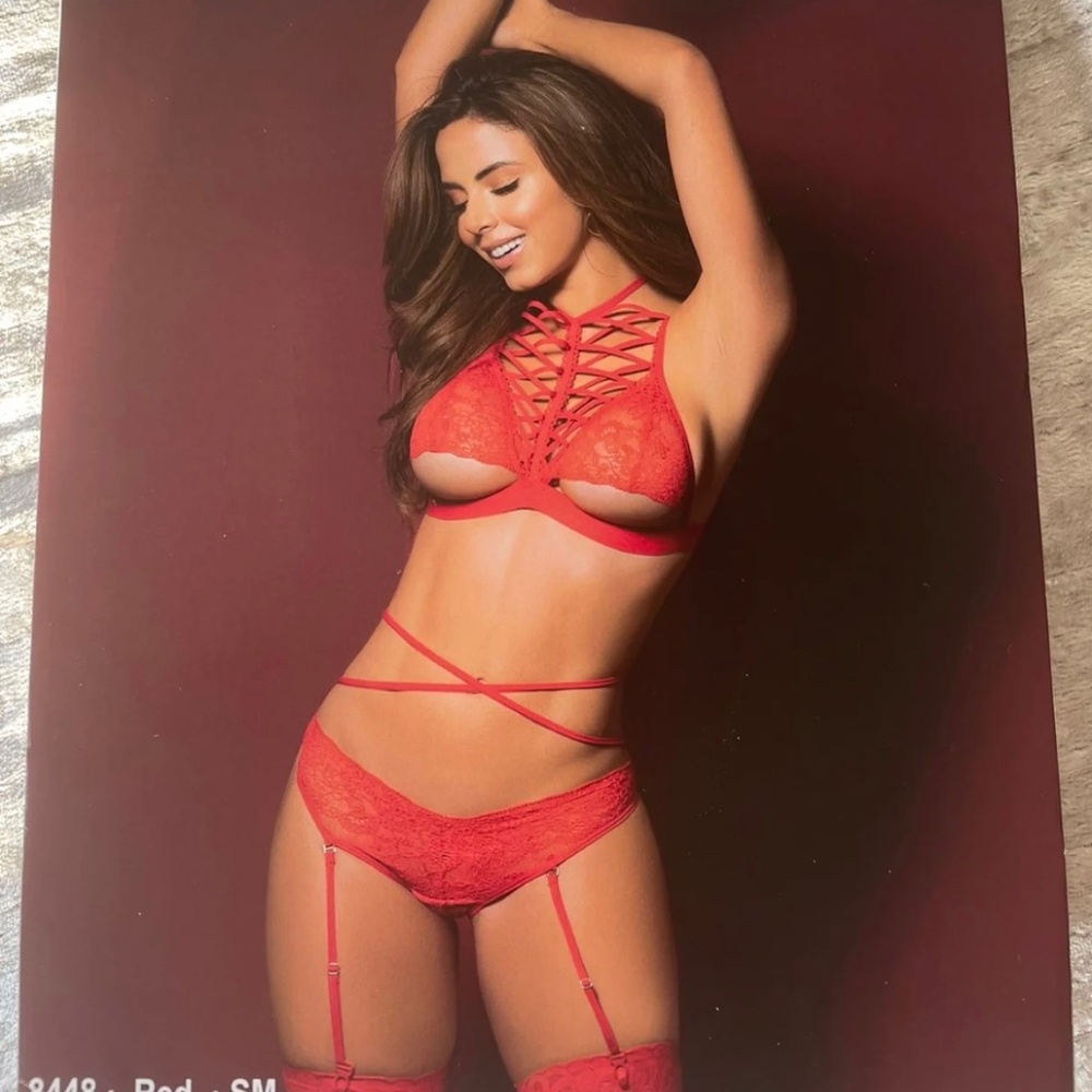❤️ Sexy red lingerie set ❤️ New in box!